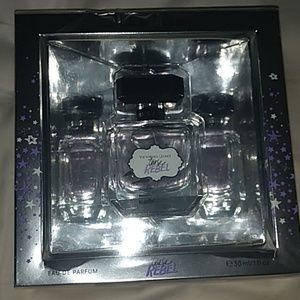 Victoria Secret NIB Tease Rebel spray
